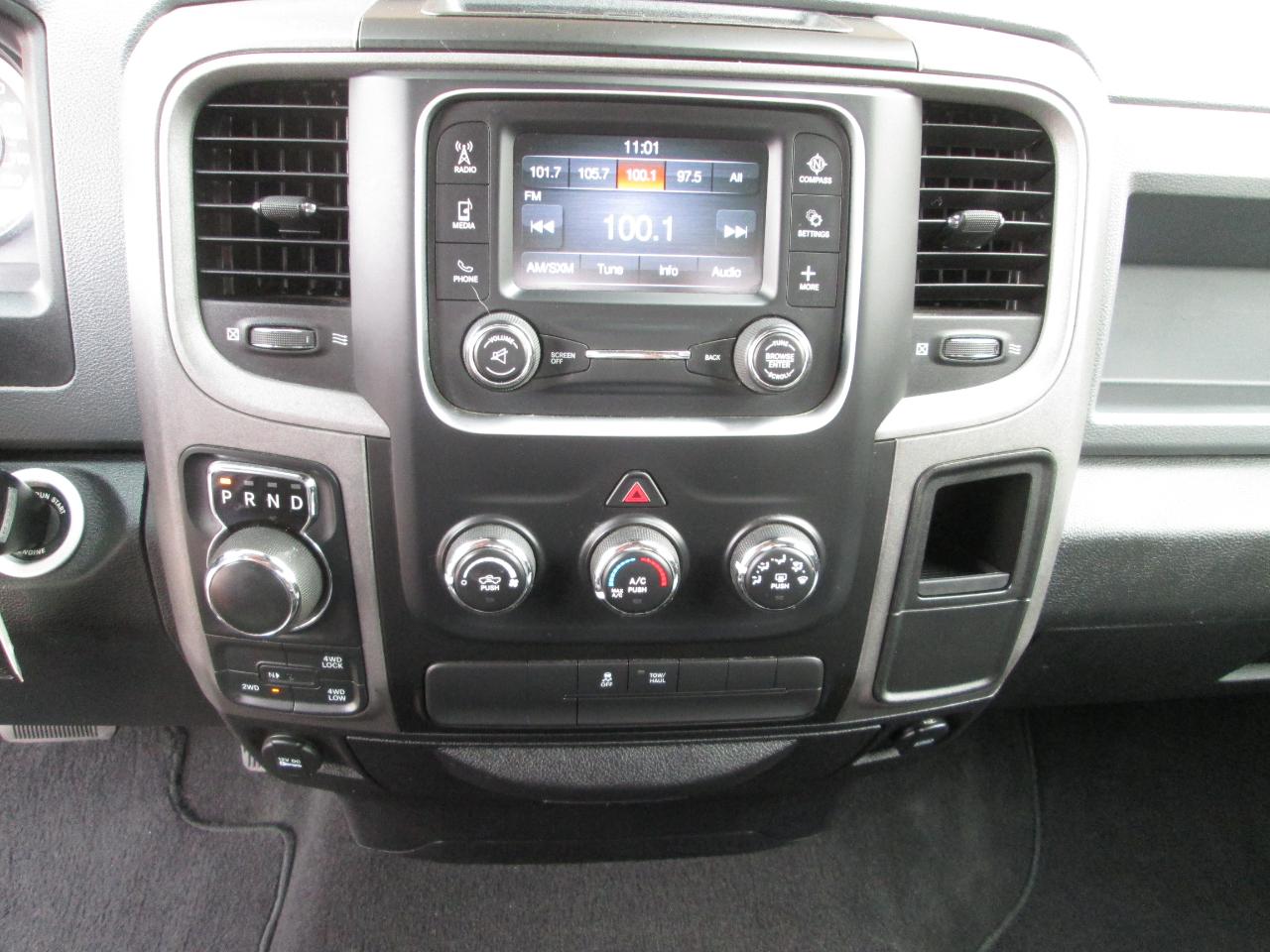 RAM 1500 Tradesman Quad Cab 4WD 2015