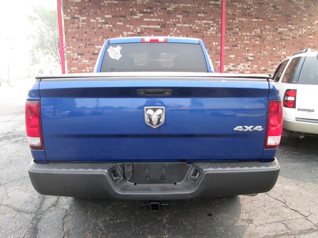 RAM 1500 Tradesman Quad Cab 4WD 2015
