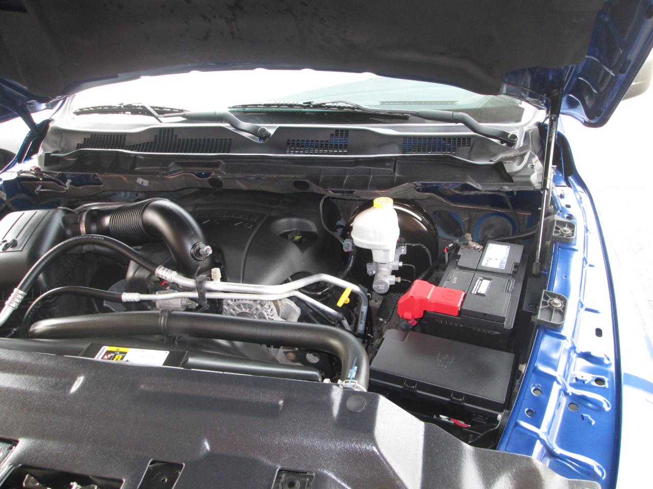 RAM 1500 Tradesman Quad Cab 4WD 2015