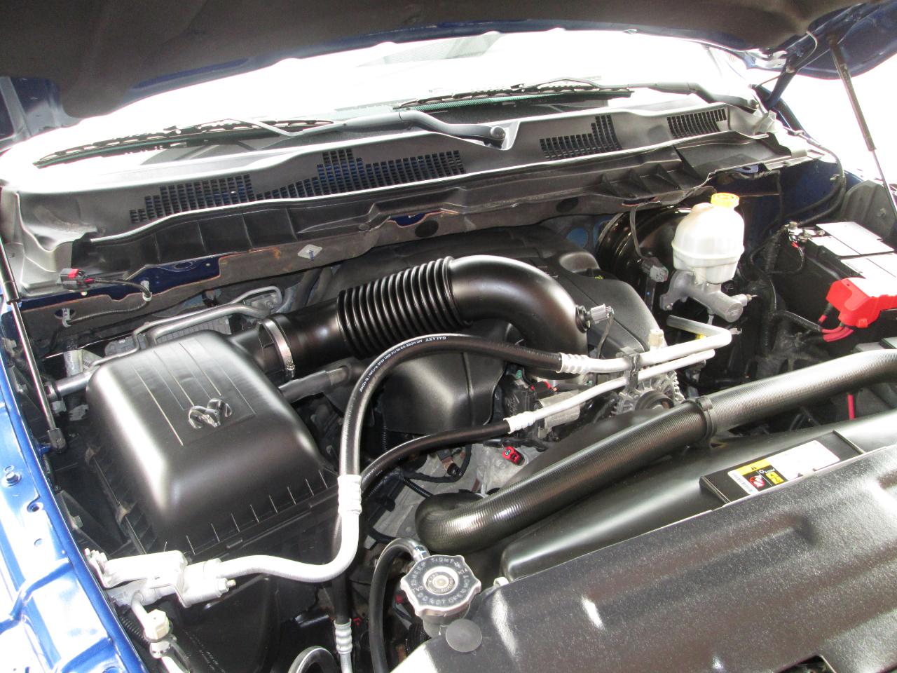 RAM 1500 Tradesman Quad Cab 4WD 2015