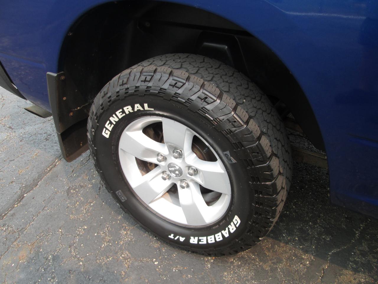 RAM 1500 Tradesman Quad Cab 4WD 2015