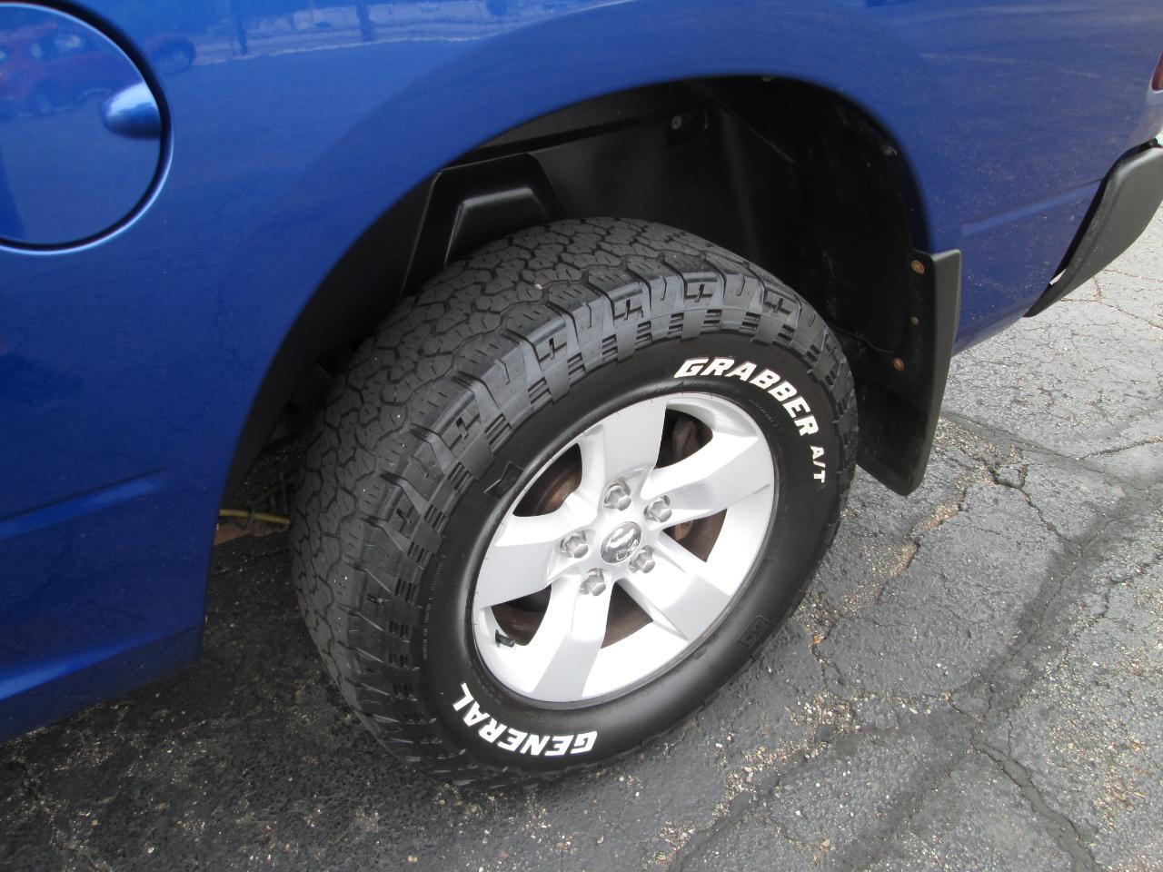 RAM 1500 Tradesman Quad Cab 4WD 2015