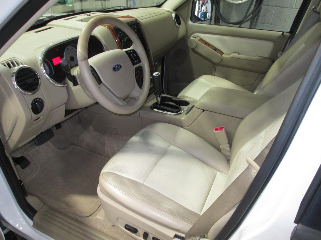 Ford Explorer Eddie Bauer 4.0L 4WD 2008