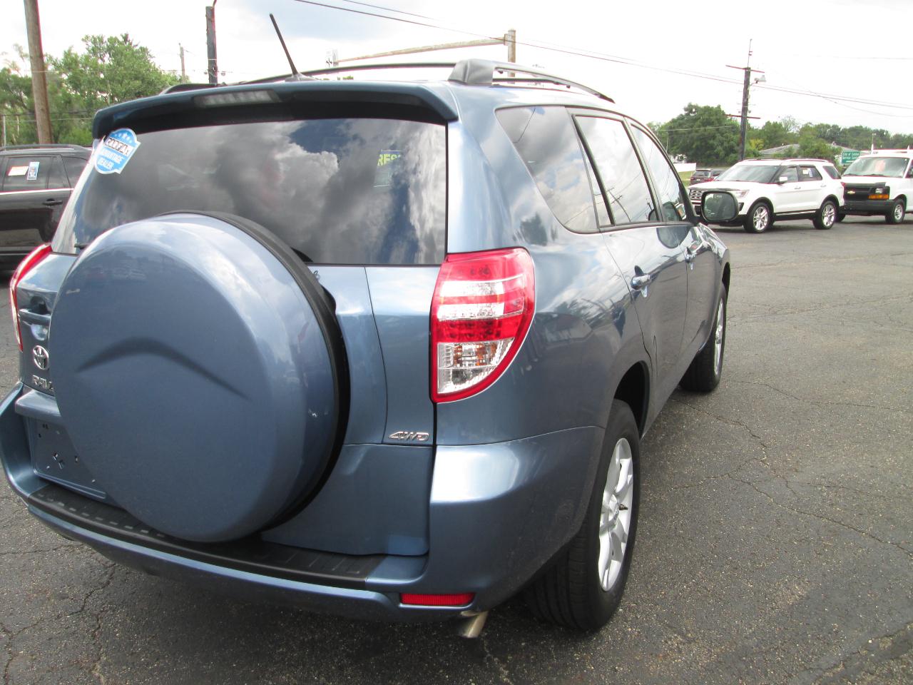 Toyota RAV4 Base I4 4WD 2012