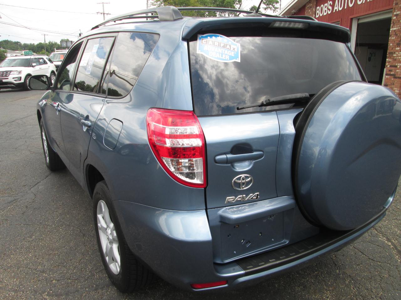 Toyota RAV4 Base I4 4WD 2012
