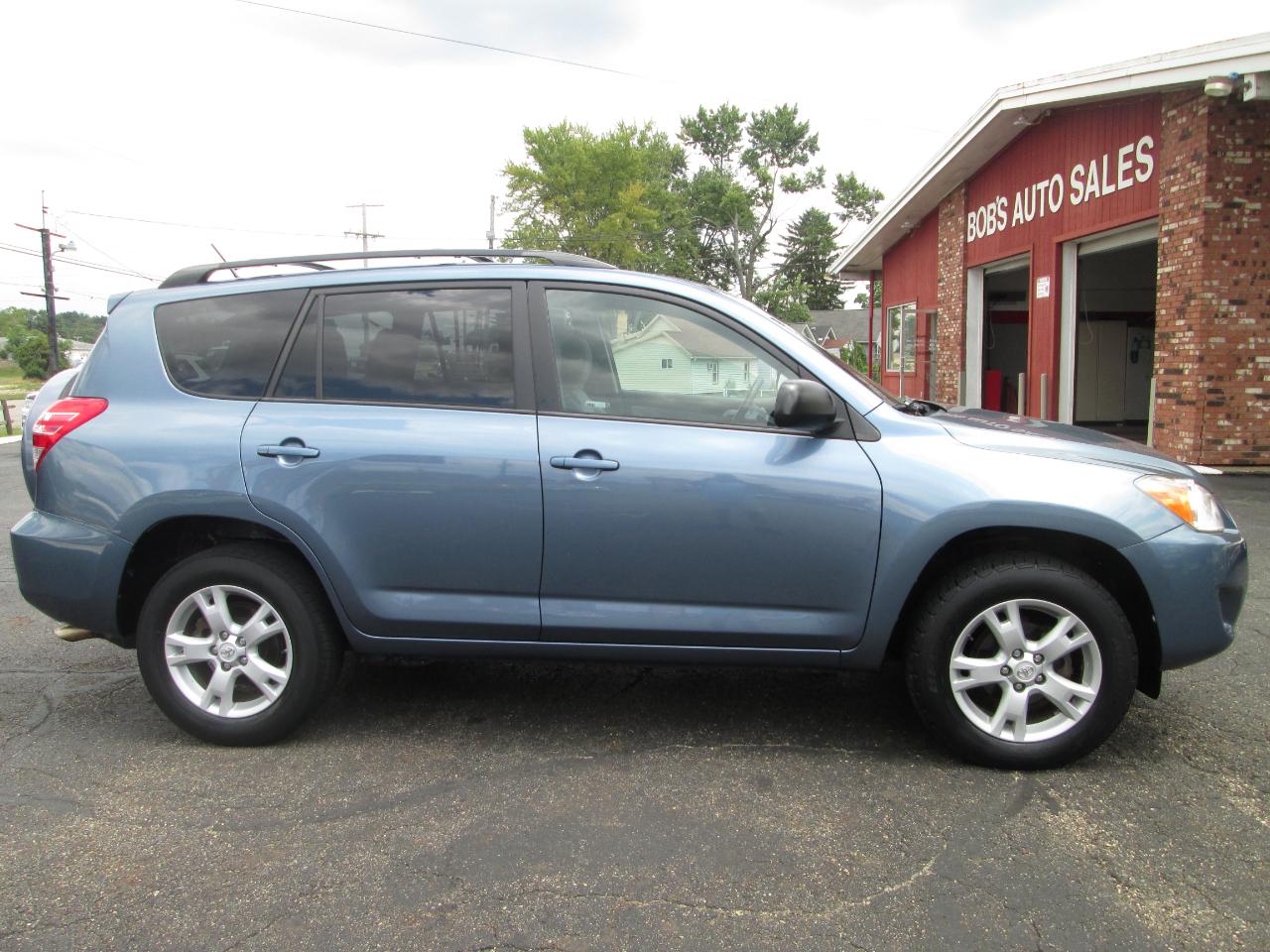 Toyota RAV4 Base I4 4WD 2012