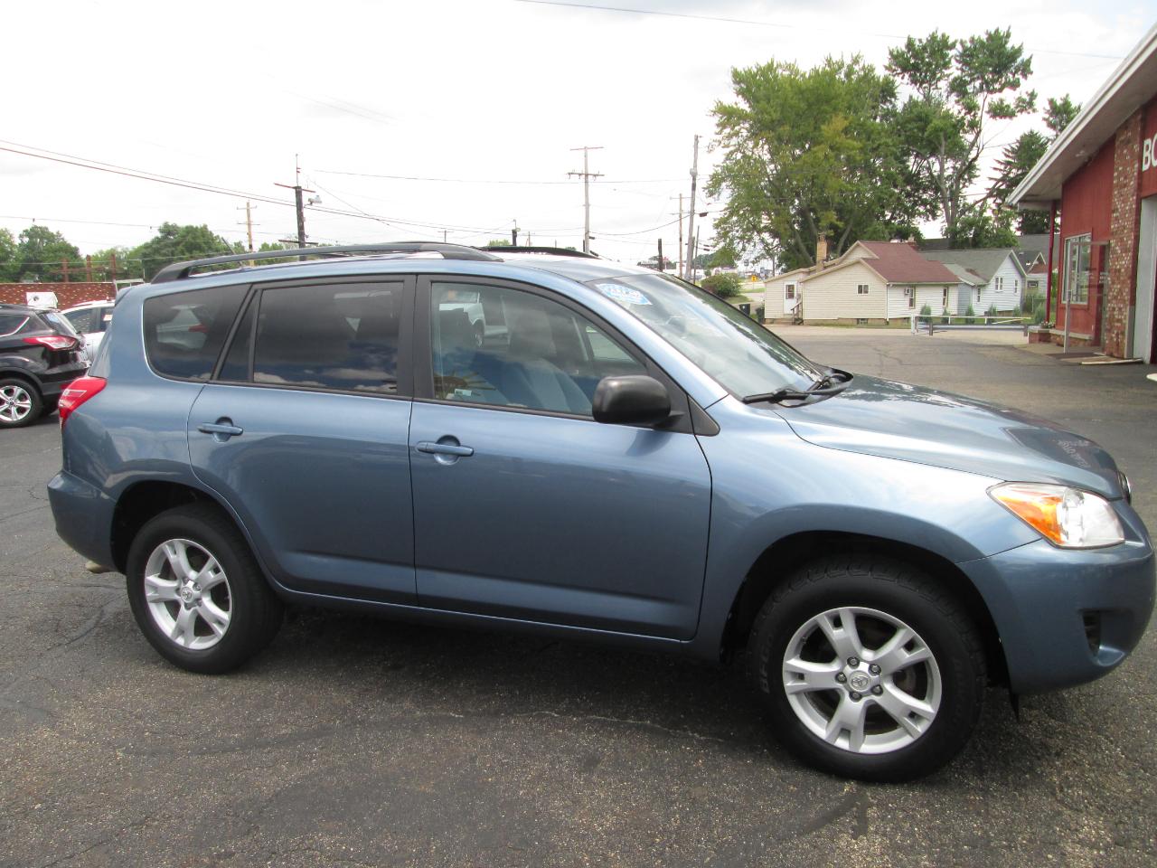 Toyota RAV4 Base I4 4WD 2012