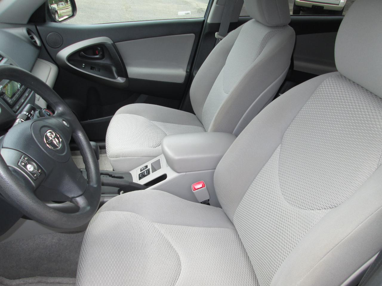 Toyota RAV4 Base I4 4WD 2012