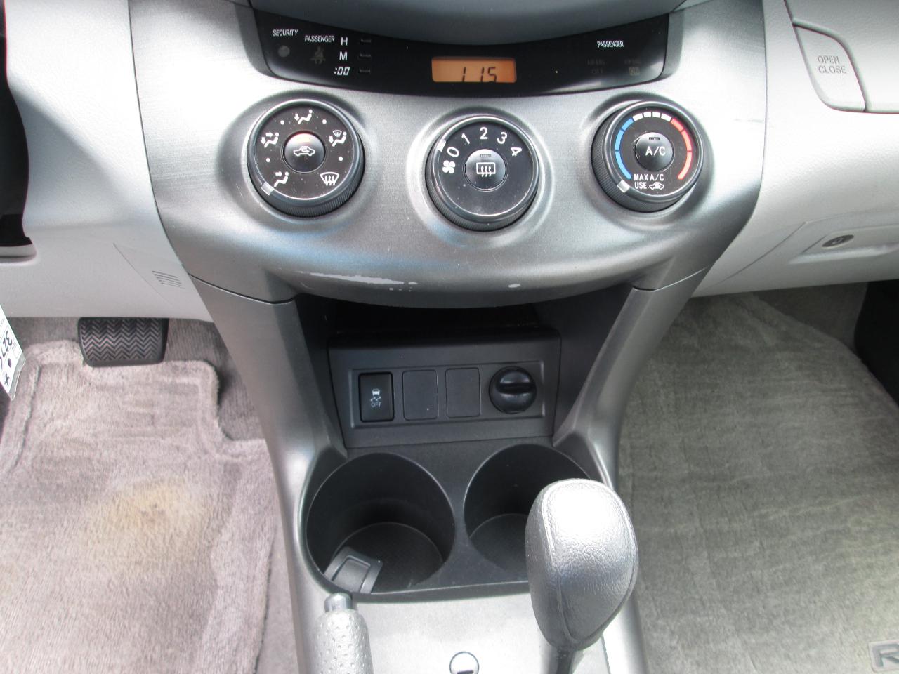 Toyota RAV4 Base I4 4WD 2012