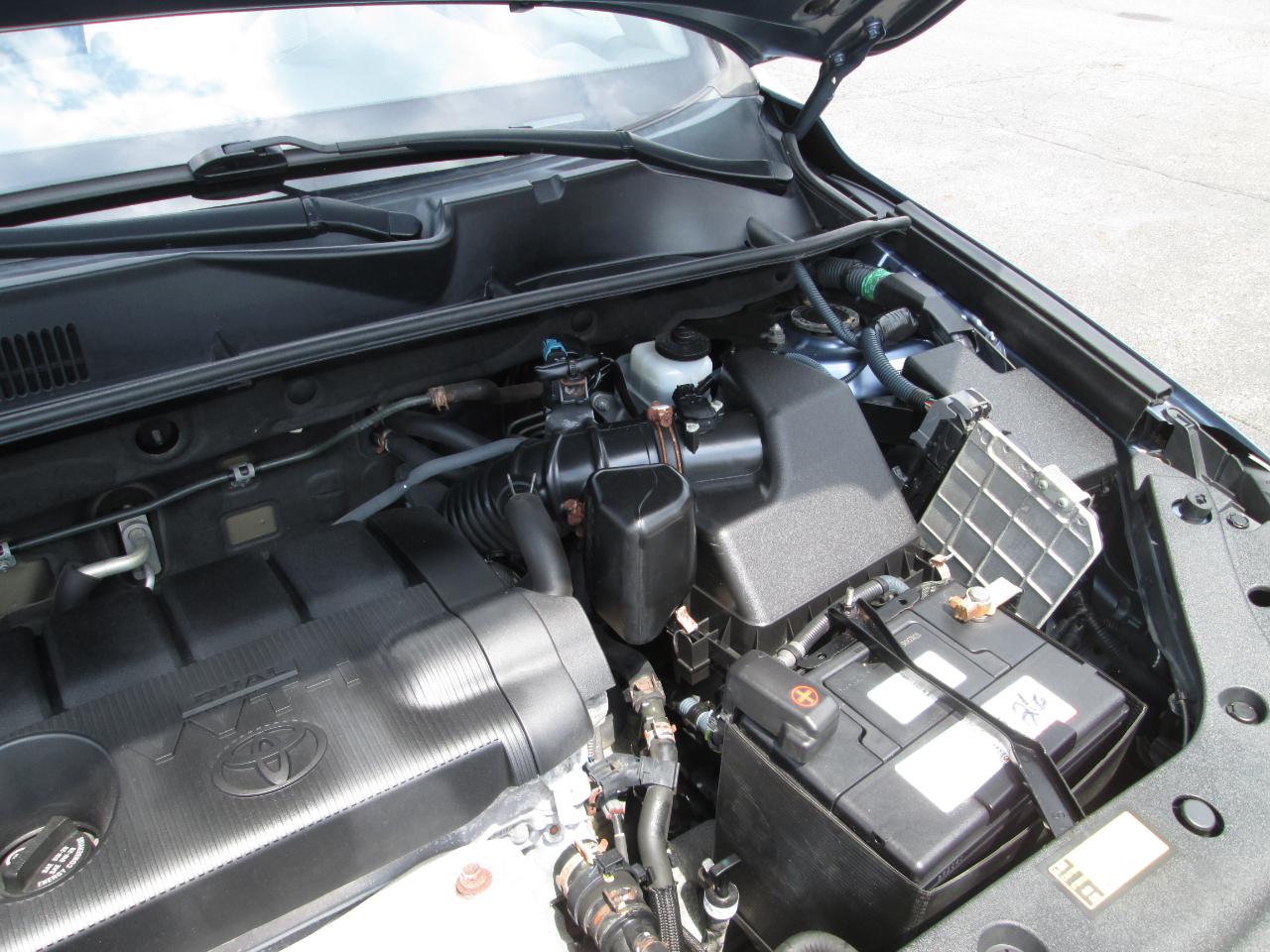 Toyota RAV4 Base I4 4WD 2012