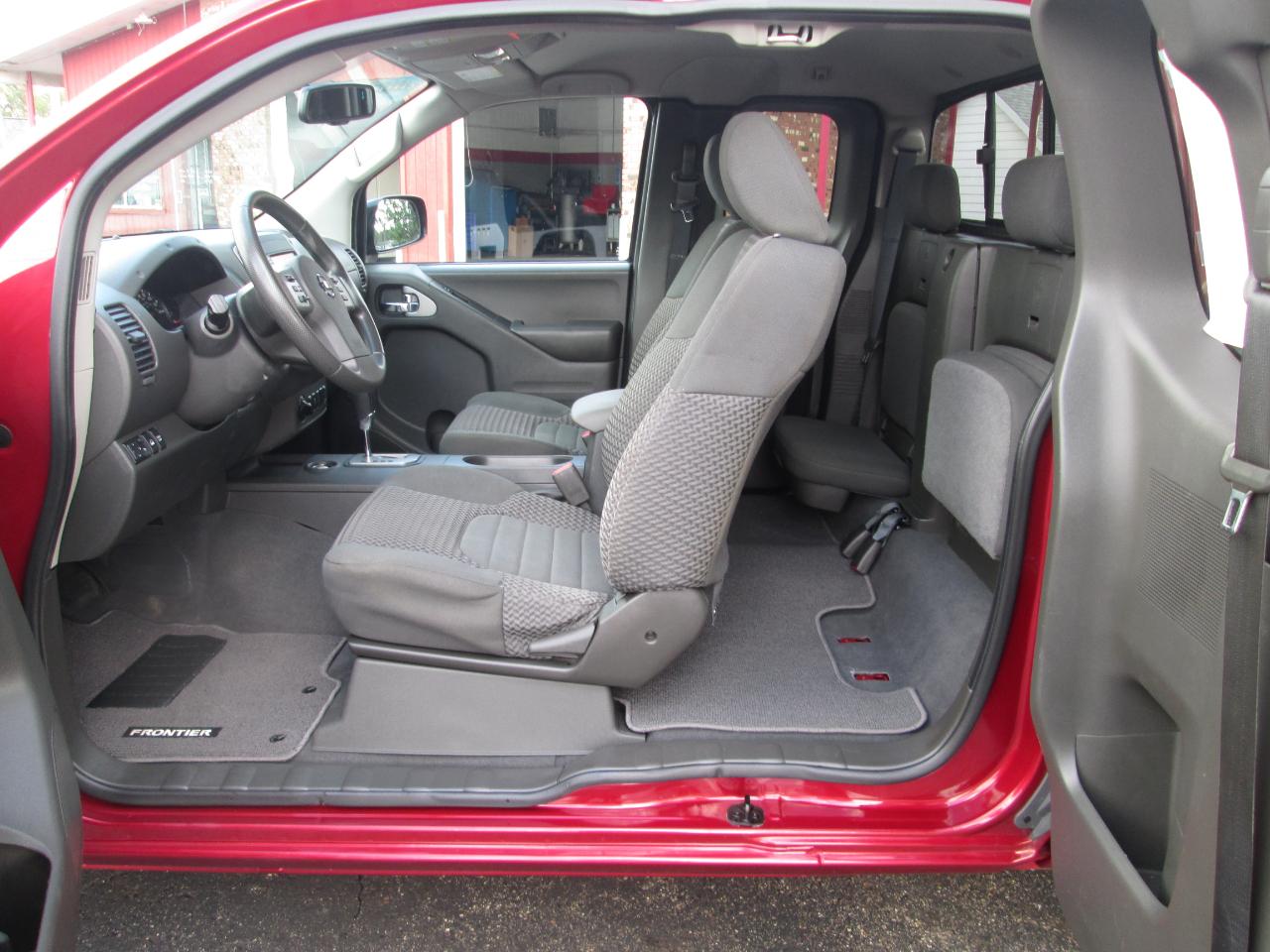 Nissan Frontier SV King Cab 4X4 V6 2020