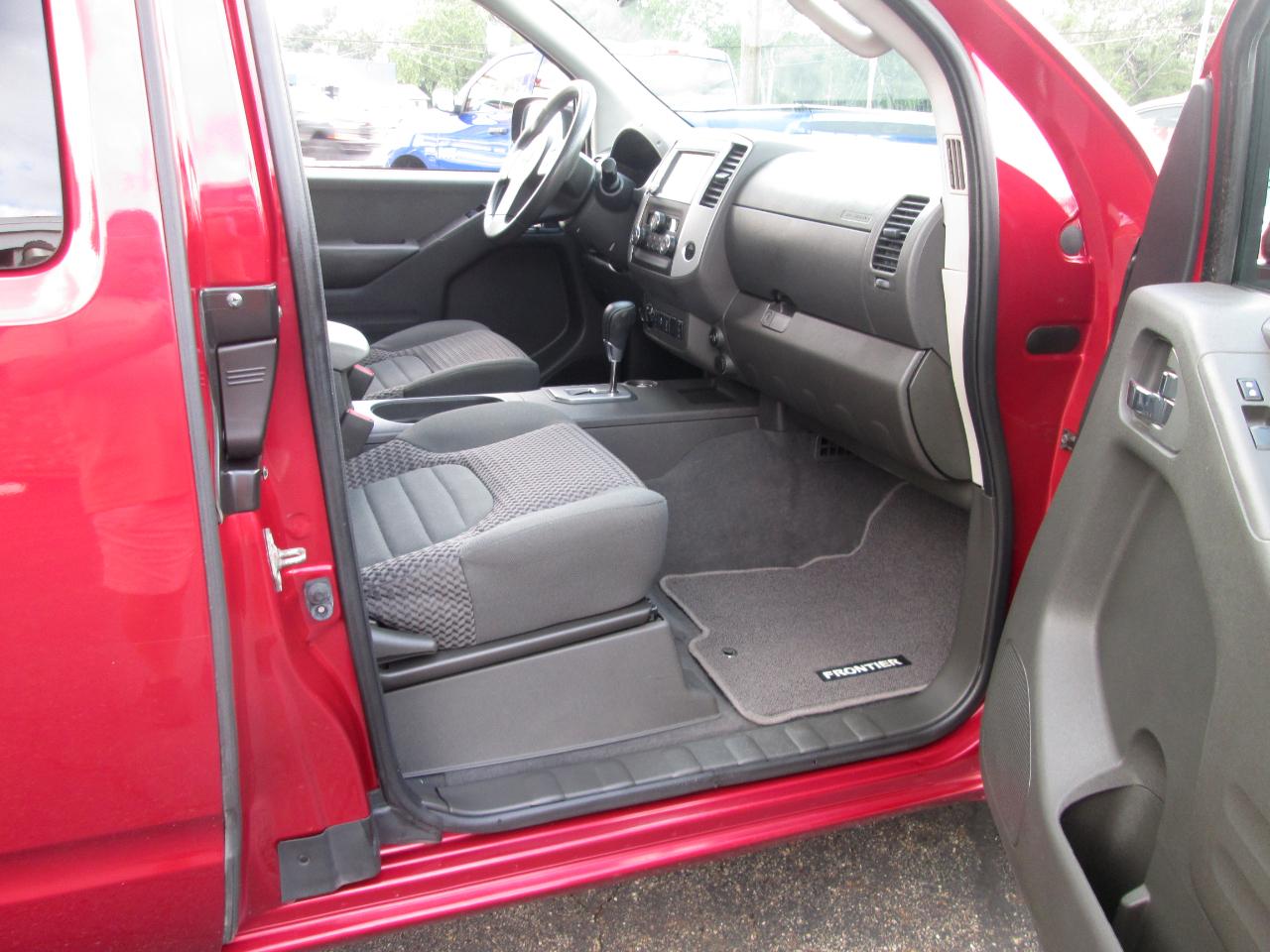Nissan Frontier SV King Cab 4X4 V6 2020