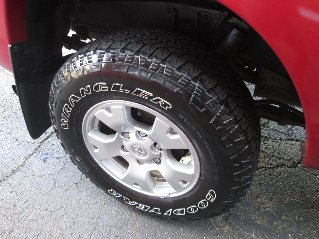 Toyota Tacoma SR5 Double Cab 4WD V6 2013