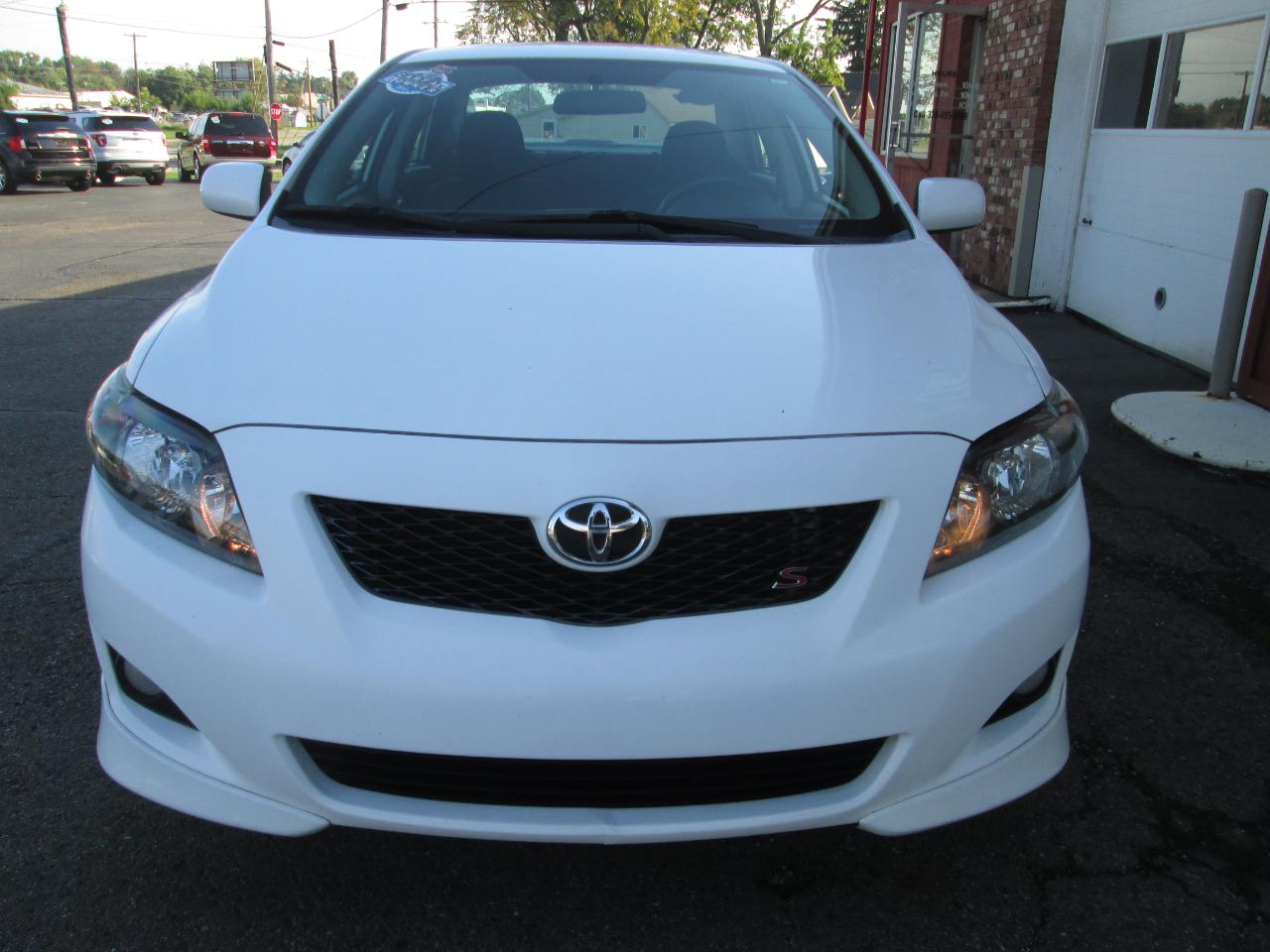Toyota Corolla S 5-Speed MT 2010