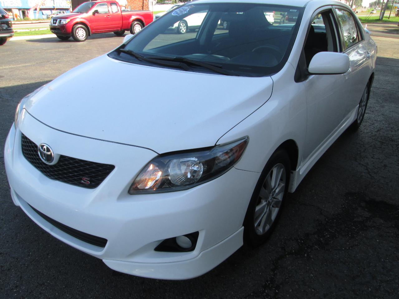 Toyota Corolla S 5-Speed MT 2010