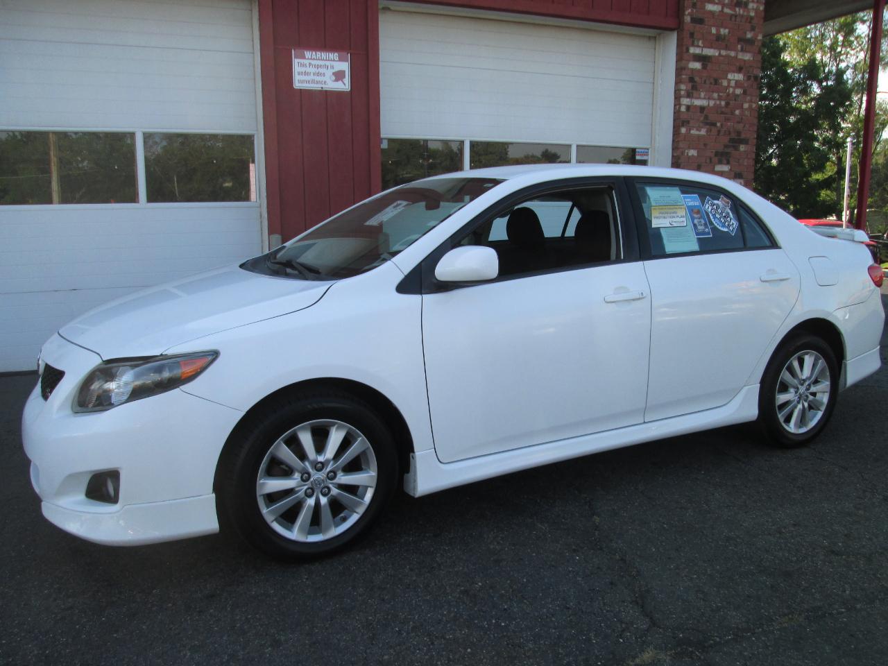 Toyota Corolla S 5-Speed MT 2010