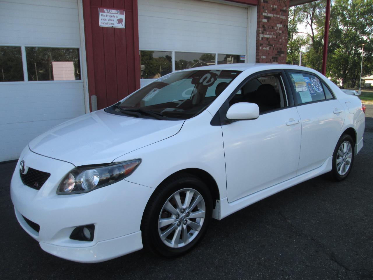 Toyota Corolla S 5-Speed MT 2010