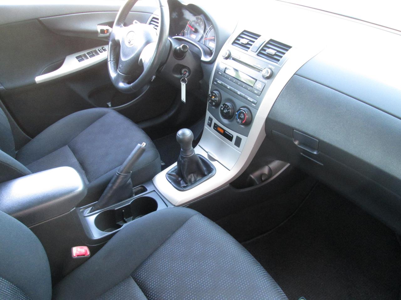Toyota Corolla S 5-Speed MT 2010