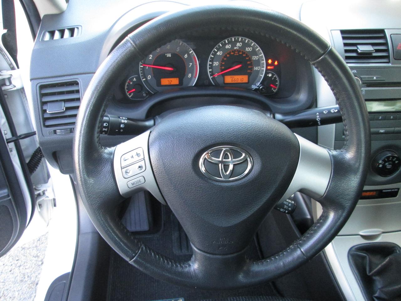 Toyota Corolla S 5-Speed MT 2010