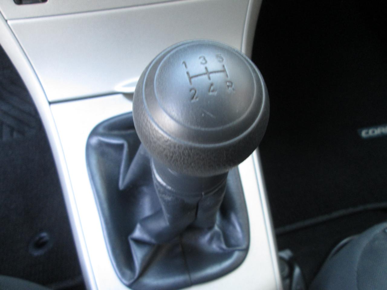 Toyota Corolla S 5-Speed MT 2010