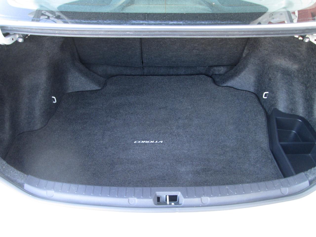Toyota Corolla S 5-Speed MT 2010