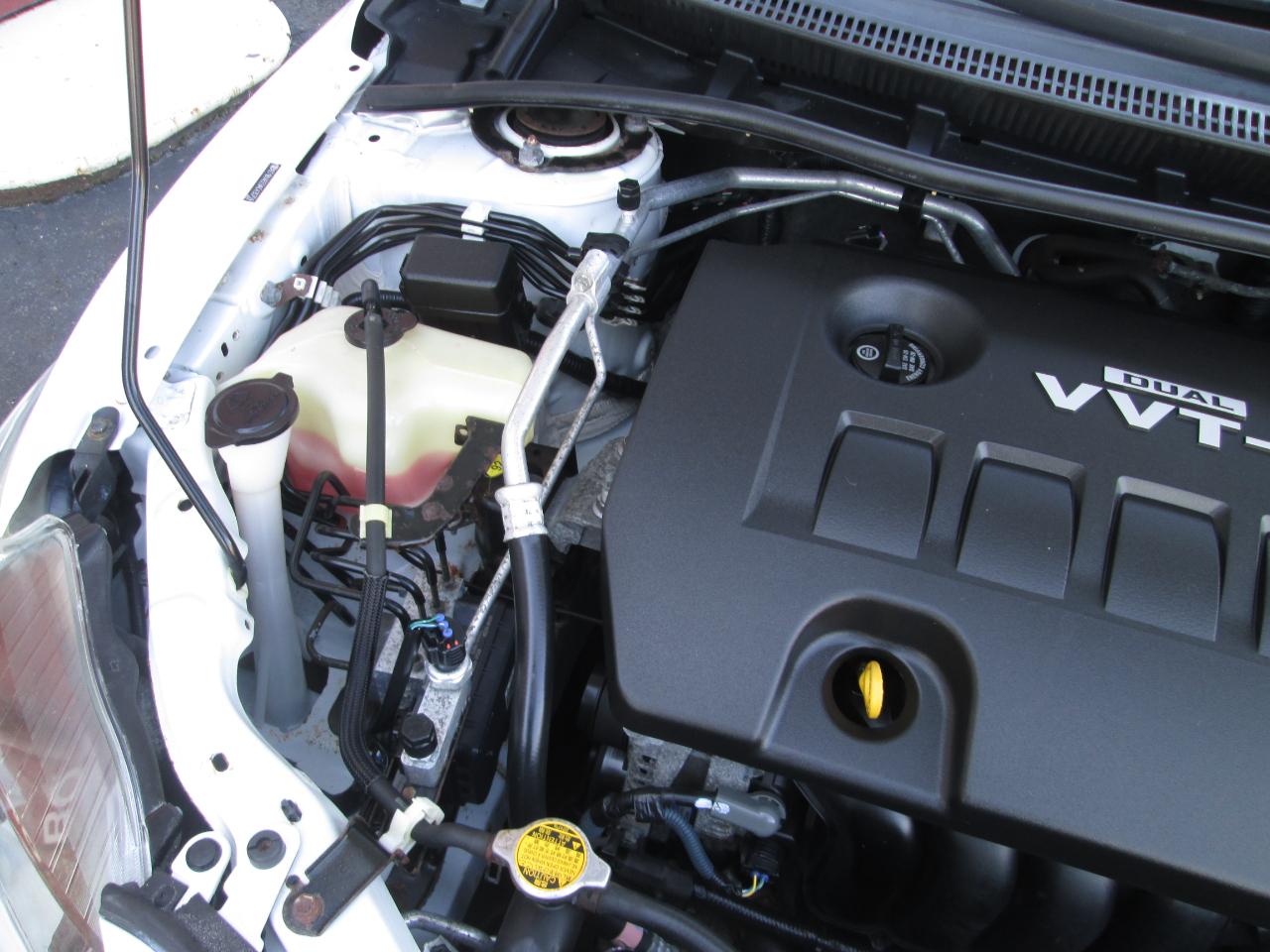 Toyota Corolla S 5-Speed MT 2010