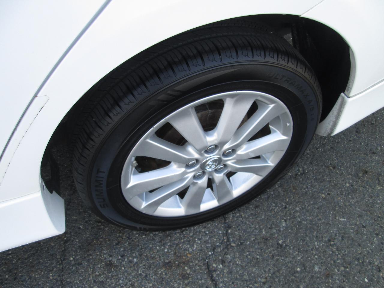 Toyota Corolla S 5-Speed MT 2010