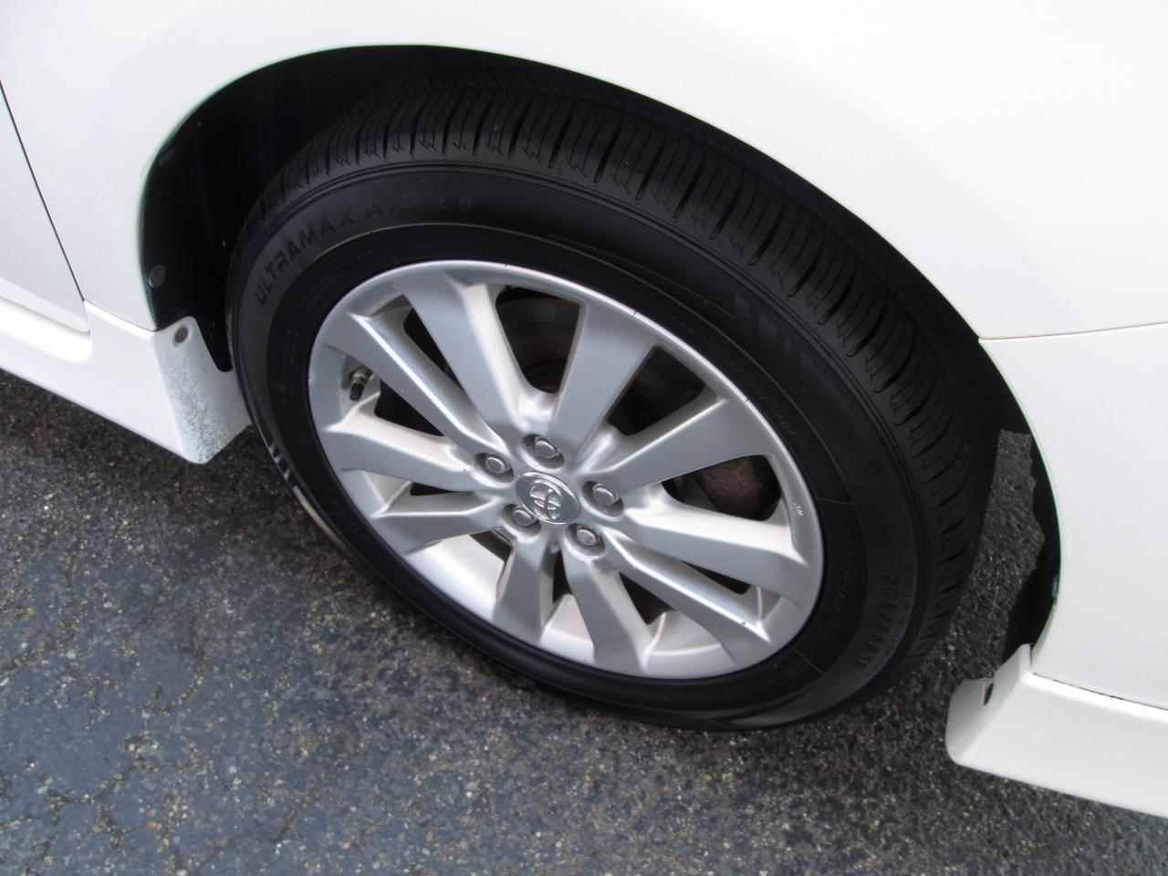 Toyota Corolla S 5-Speed MT 2010