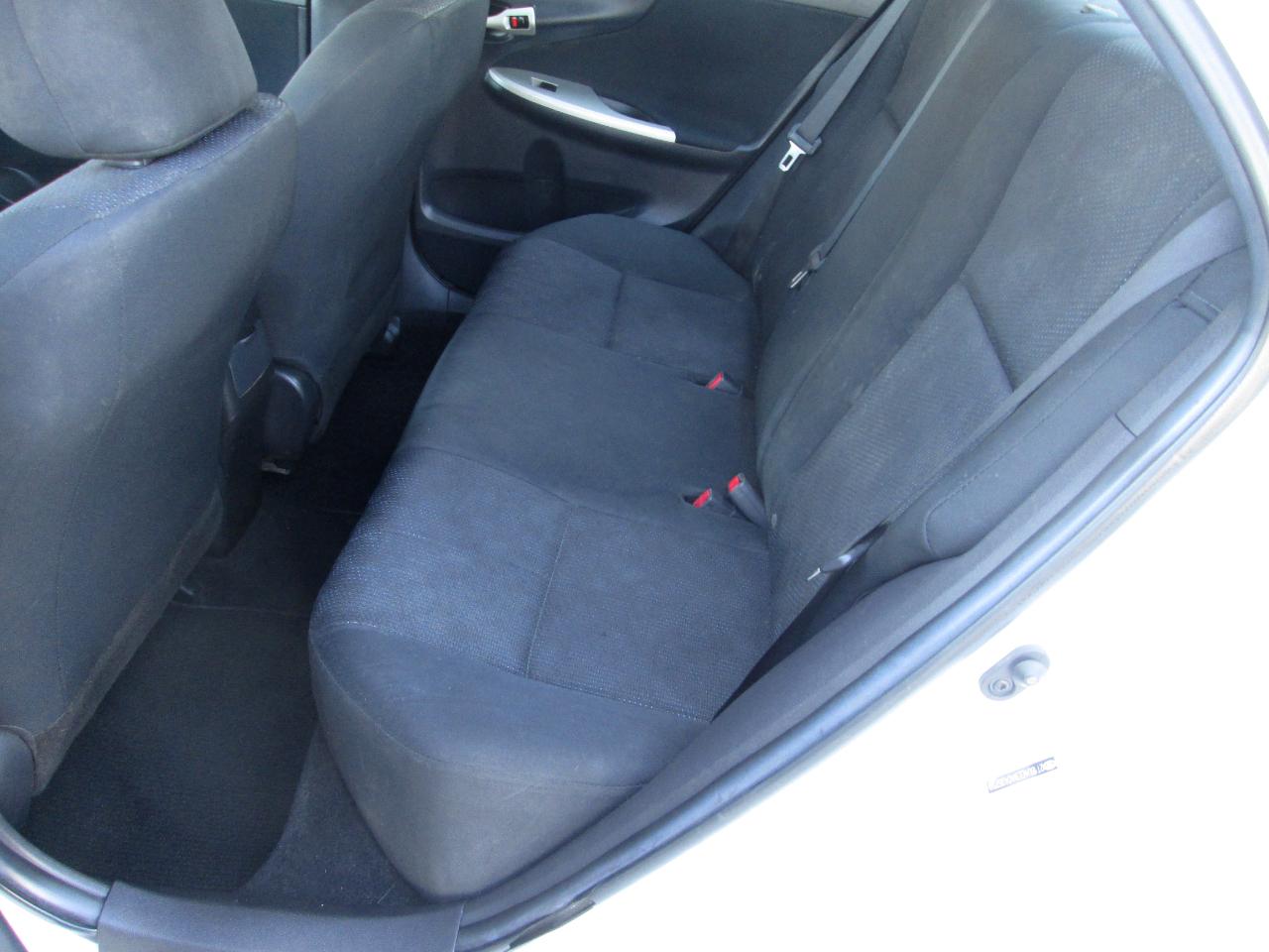 Toyota Corolla S 5-Speed MT 2010