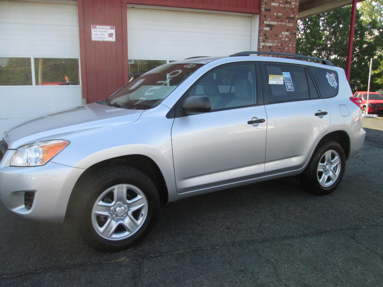 Toyota RAV4 Base I4 4WD 2011