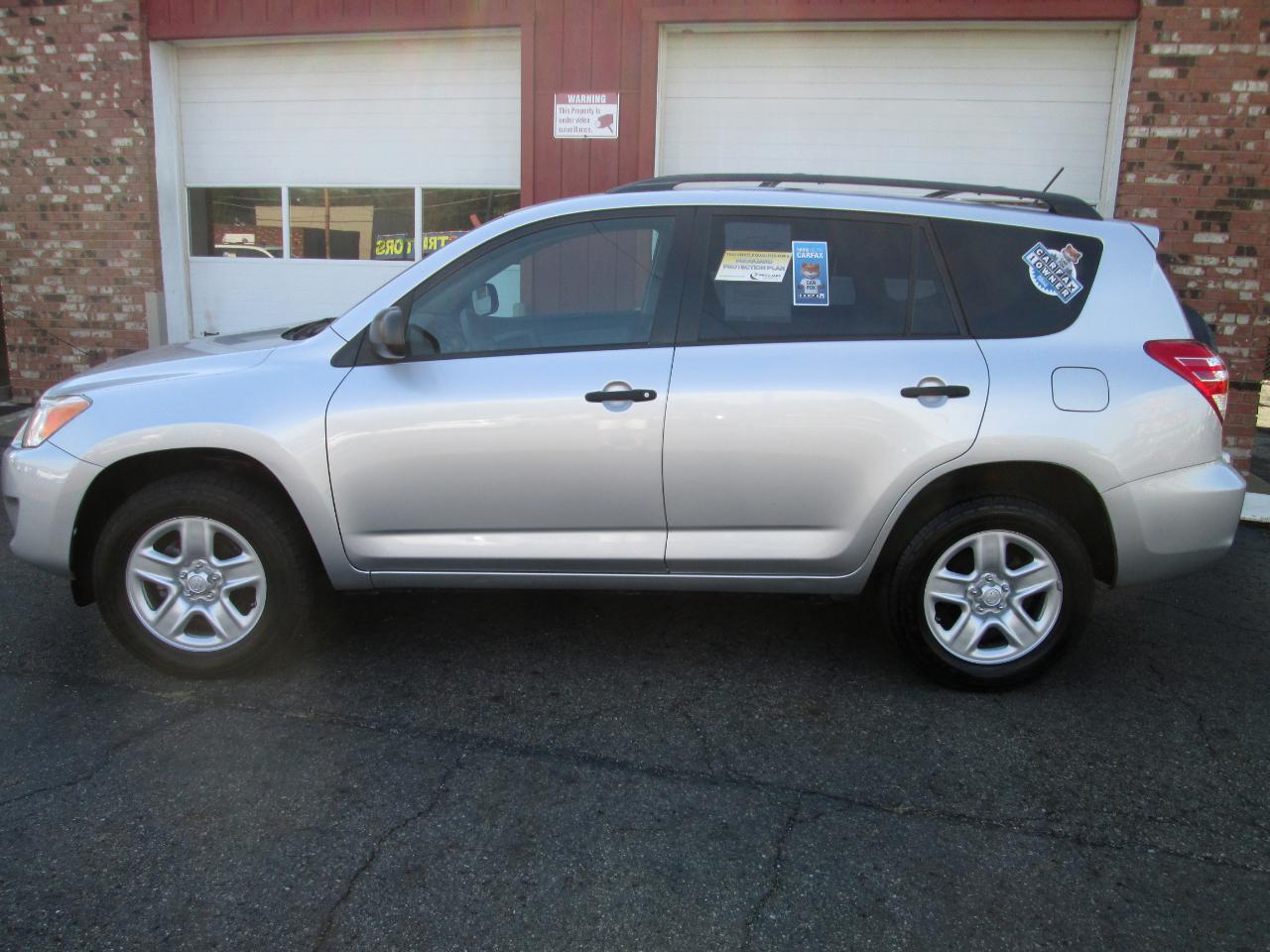 Toyota RAV4 Base I4 4WD 2011
