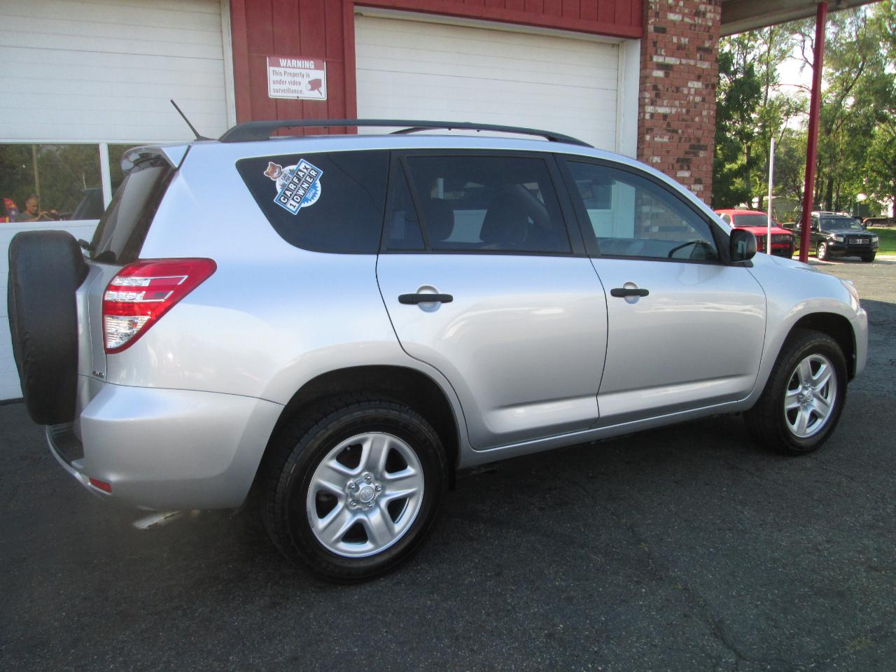Toyota RAV4 Base I4 4WD 2011