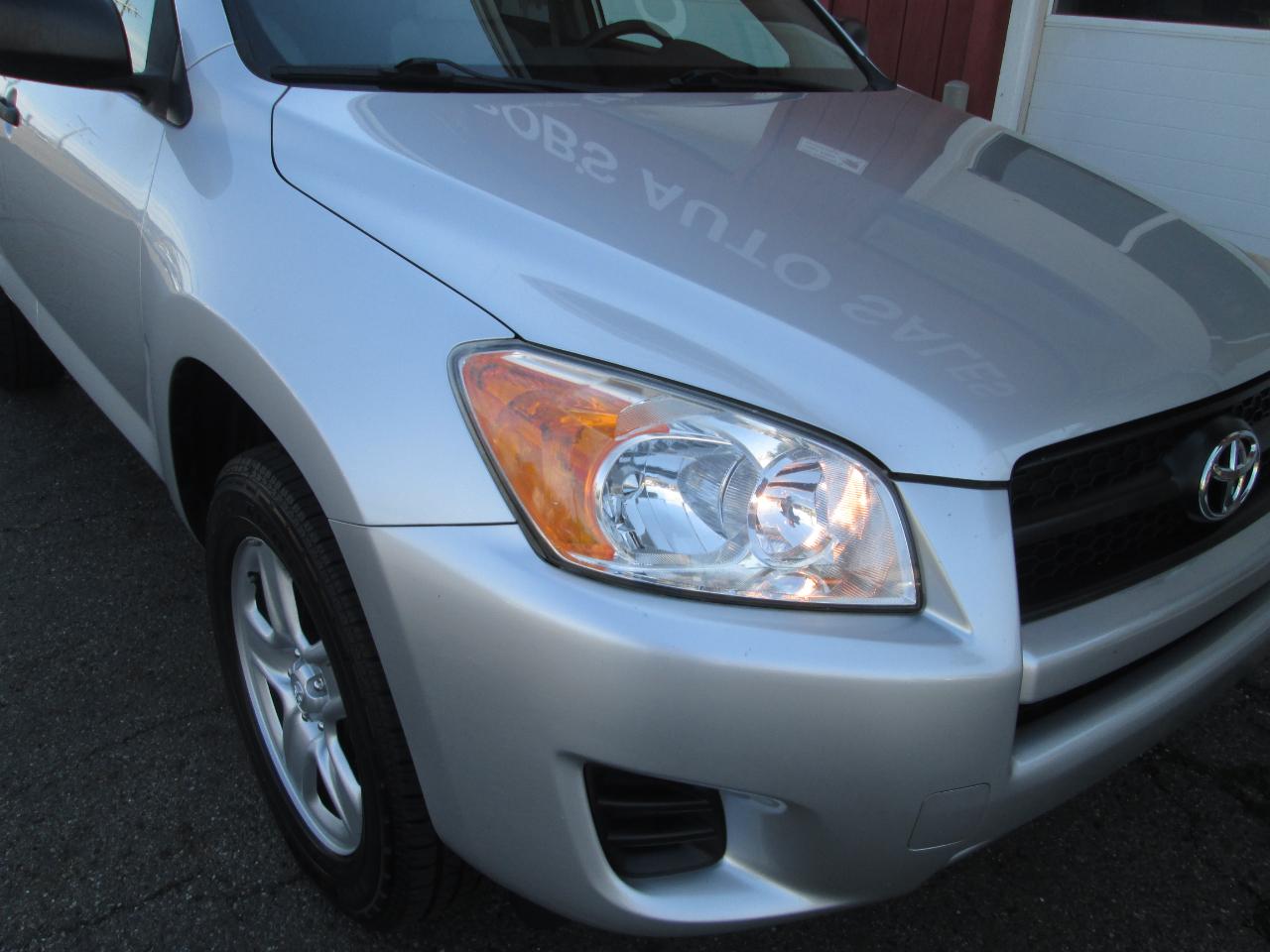 Toyota RAV4 Base I4 4WD 2011