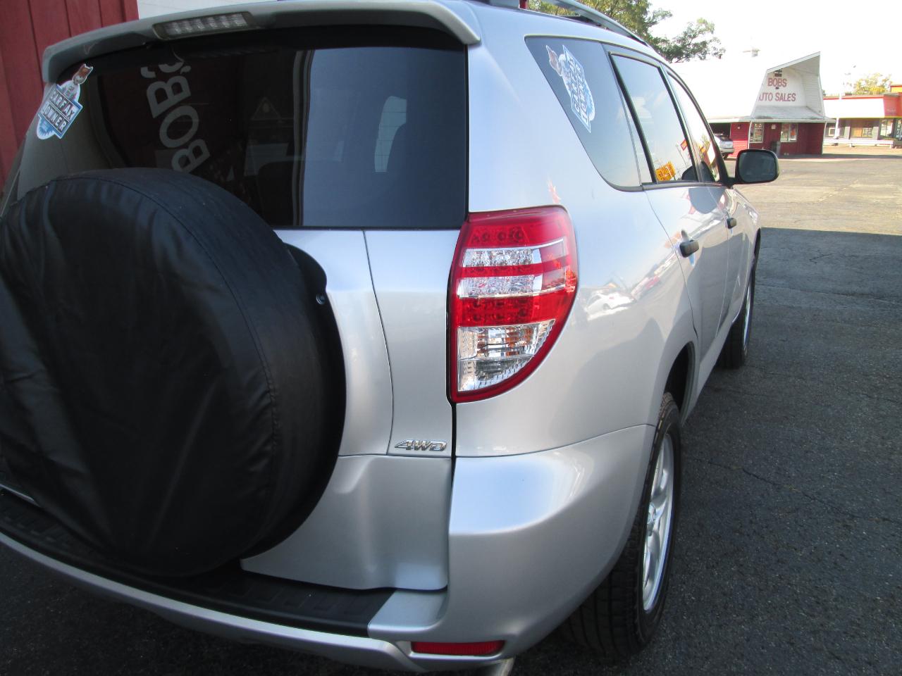 Toyota RAV4 Base I4 4WD 2011