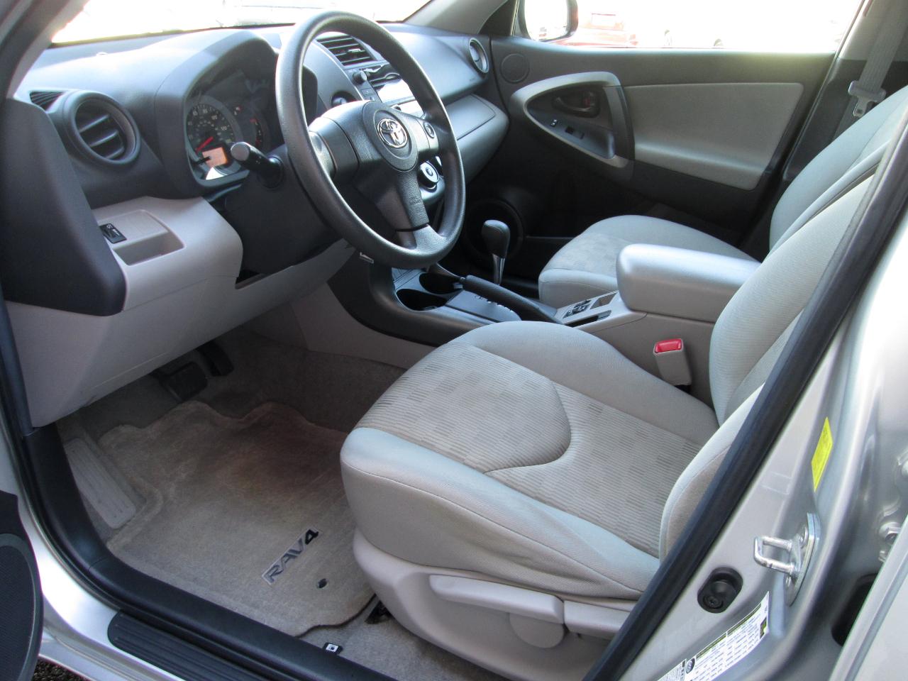 Toyota RAV4 Base I4 4WD 2011