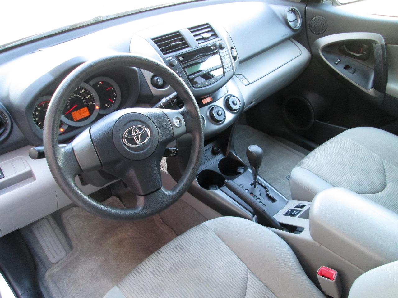 Toyota RAV4 Base I4 4WD 2011
