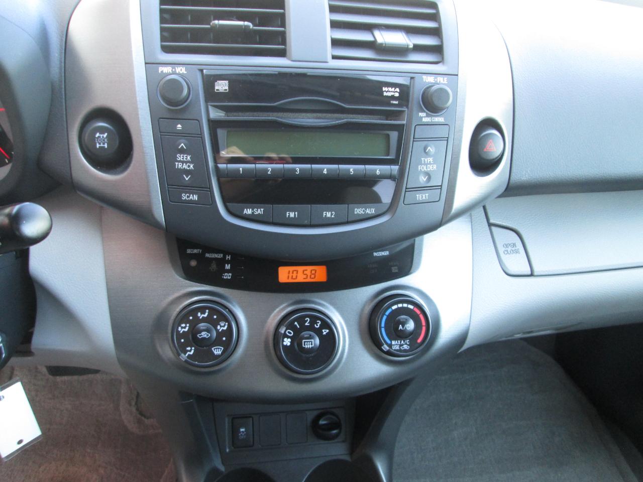 Toyota RAV4 Base I4 4WD 2011