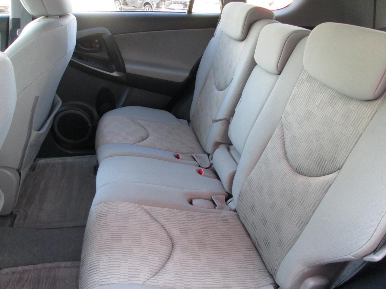 Toyota RAV4 Base I4 4WD 2011