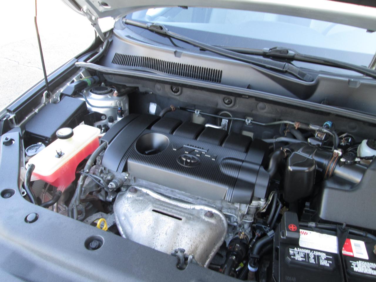 Toyota RAV4 Base I4 4WD 2011
