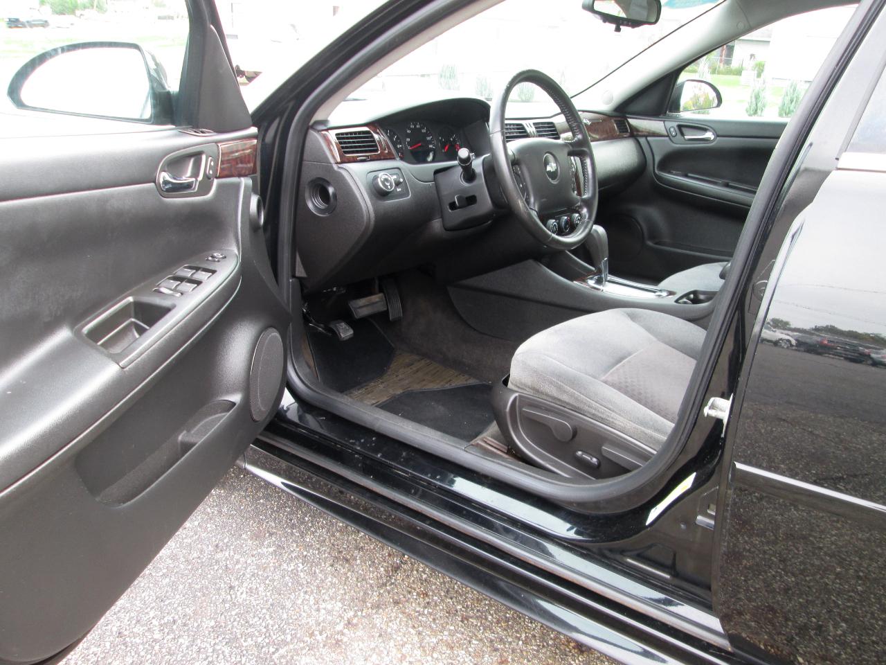 Chevrolet Impala photo 10