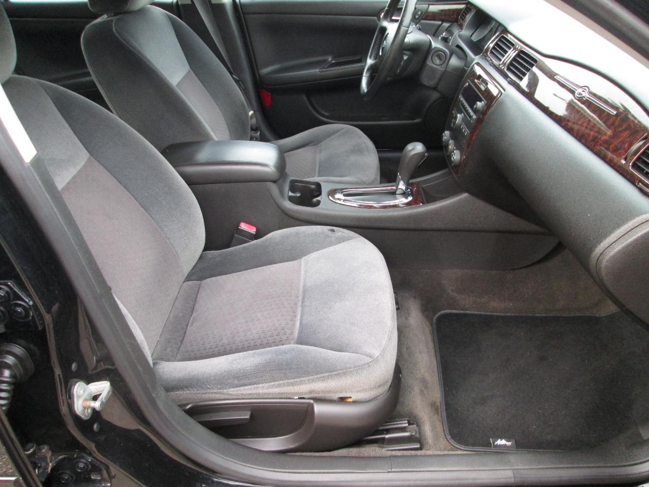 Chevrolet Impala photo 13
