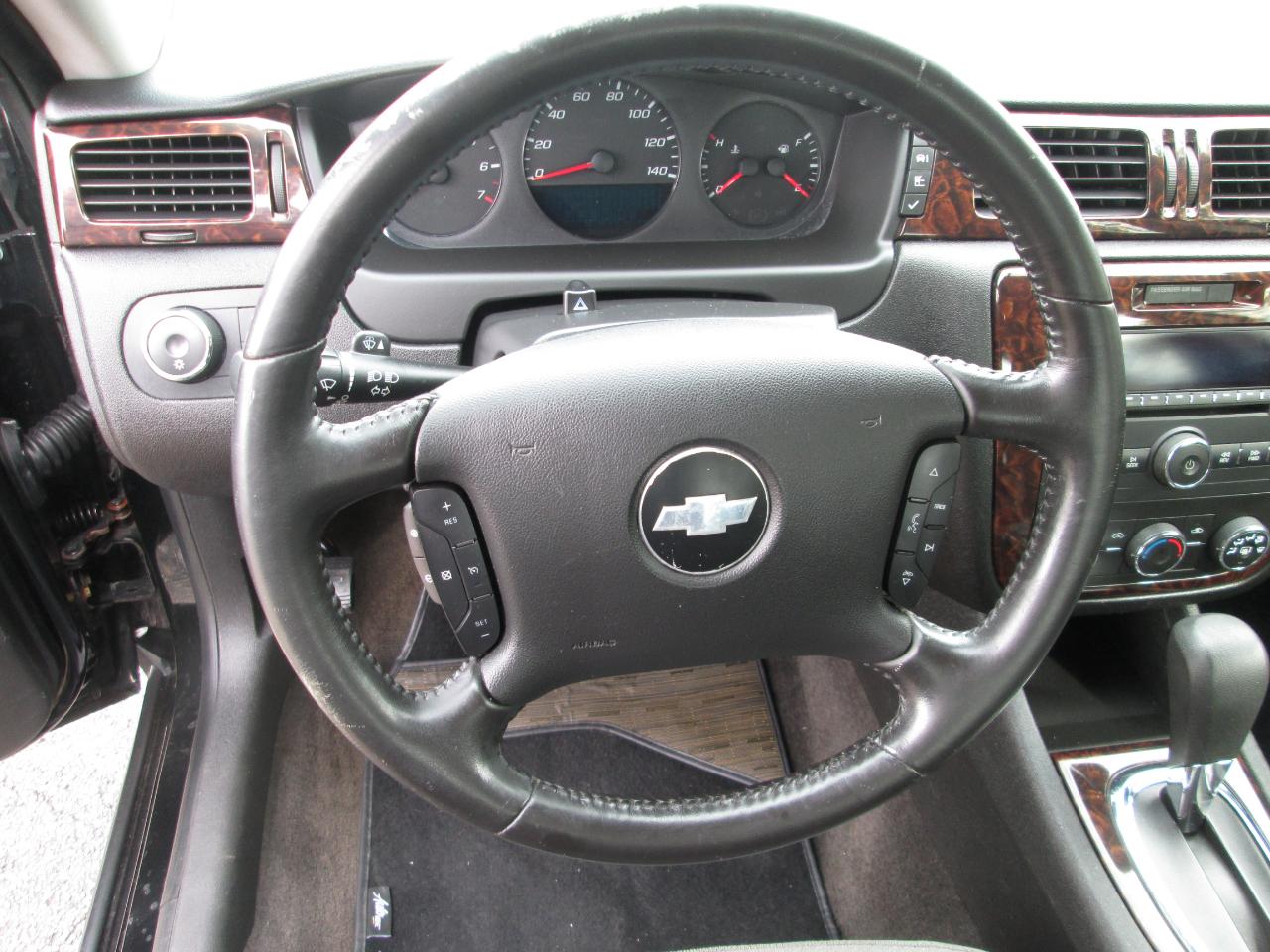 Chevrolet Impala photo 18