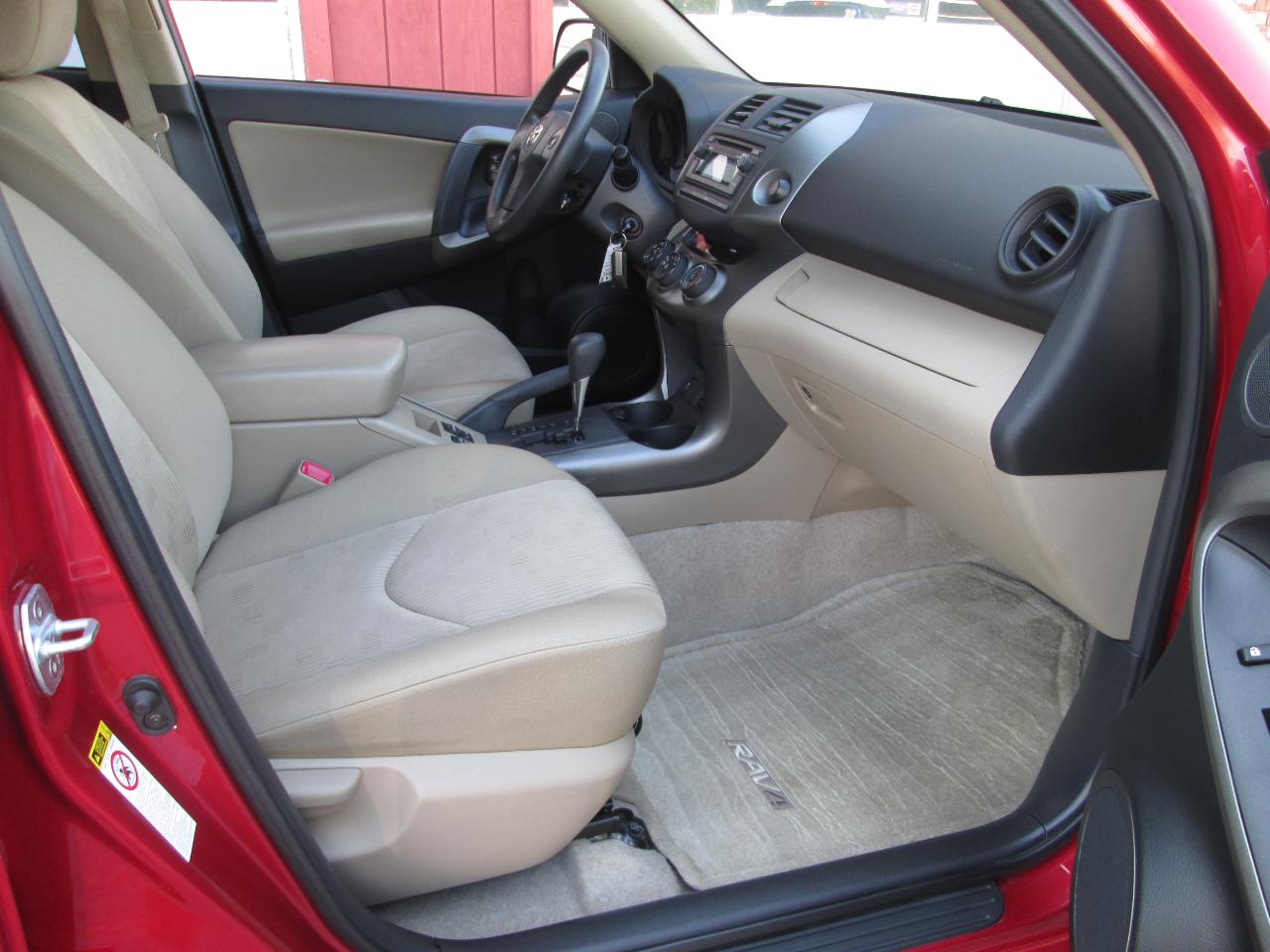 Toyota RAV4  2012