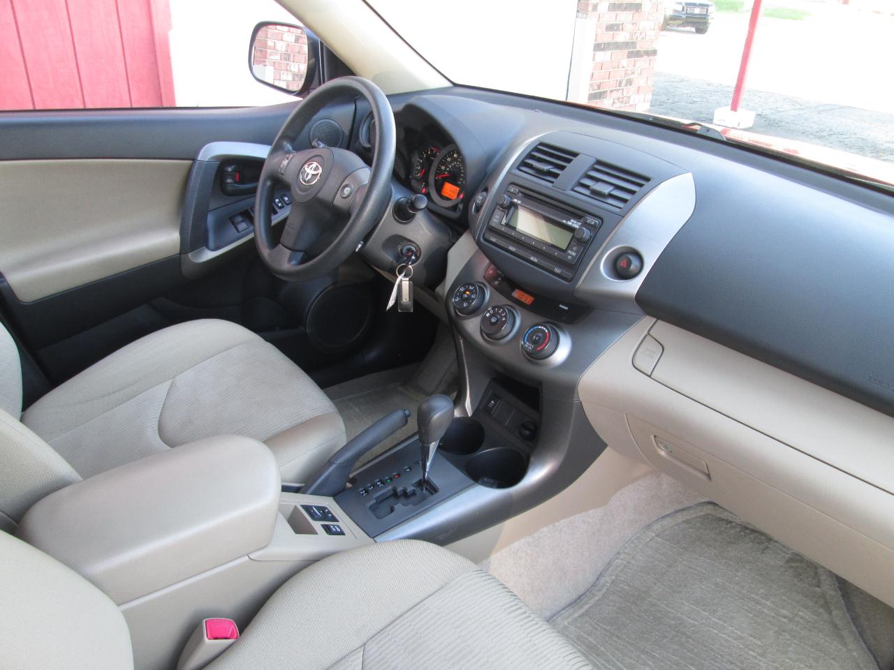 Toyota RAV4  2012