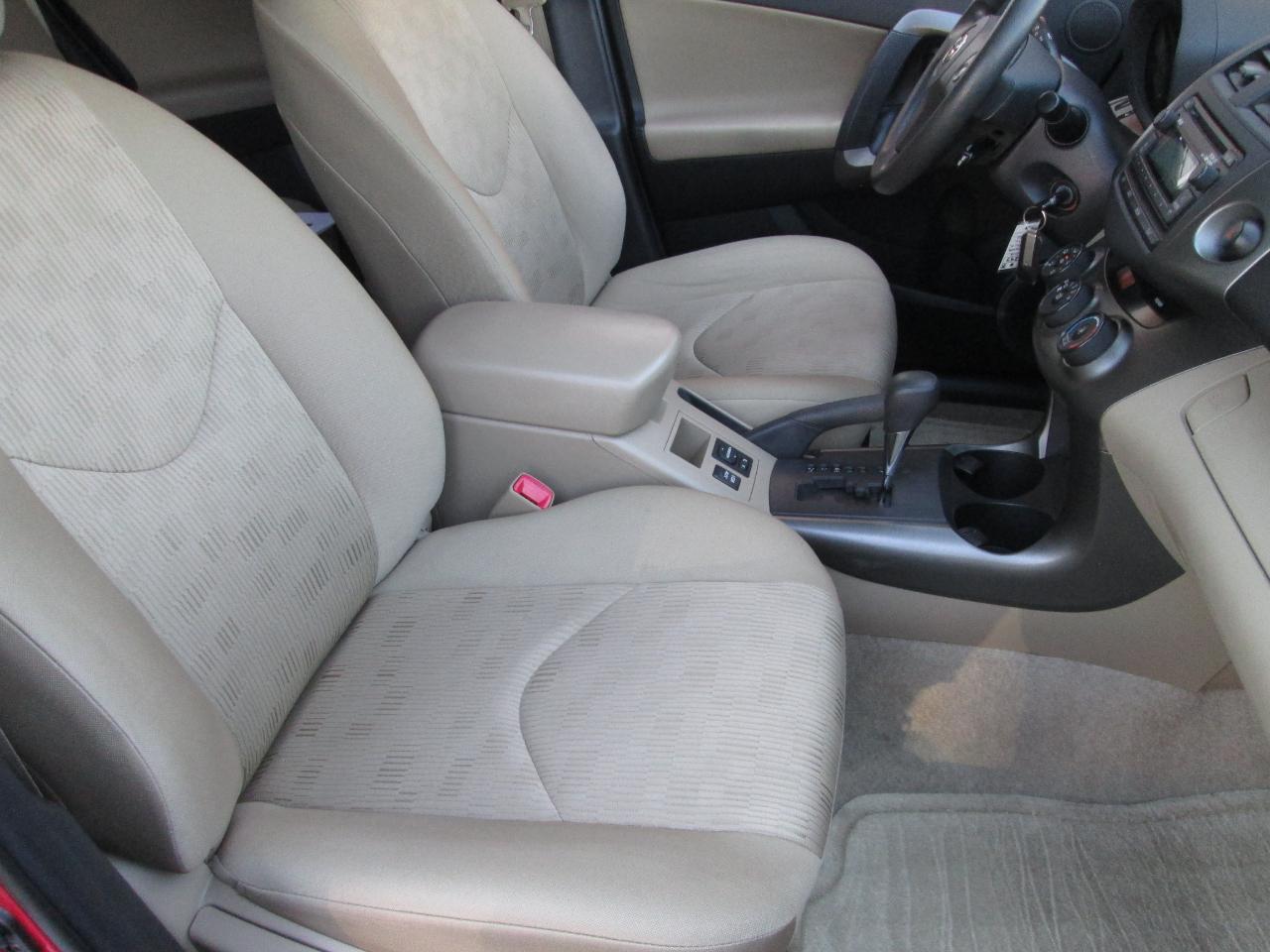 Toyota RAV4  2012
