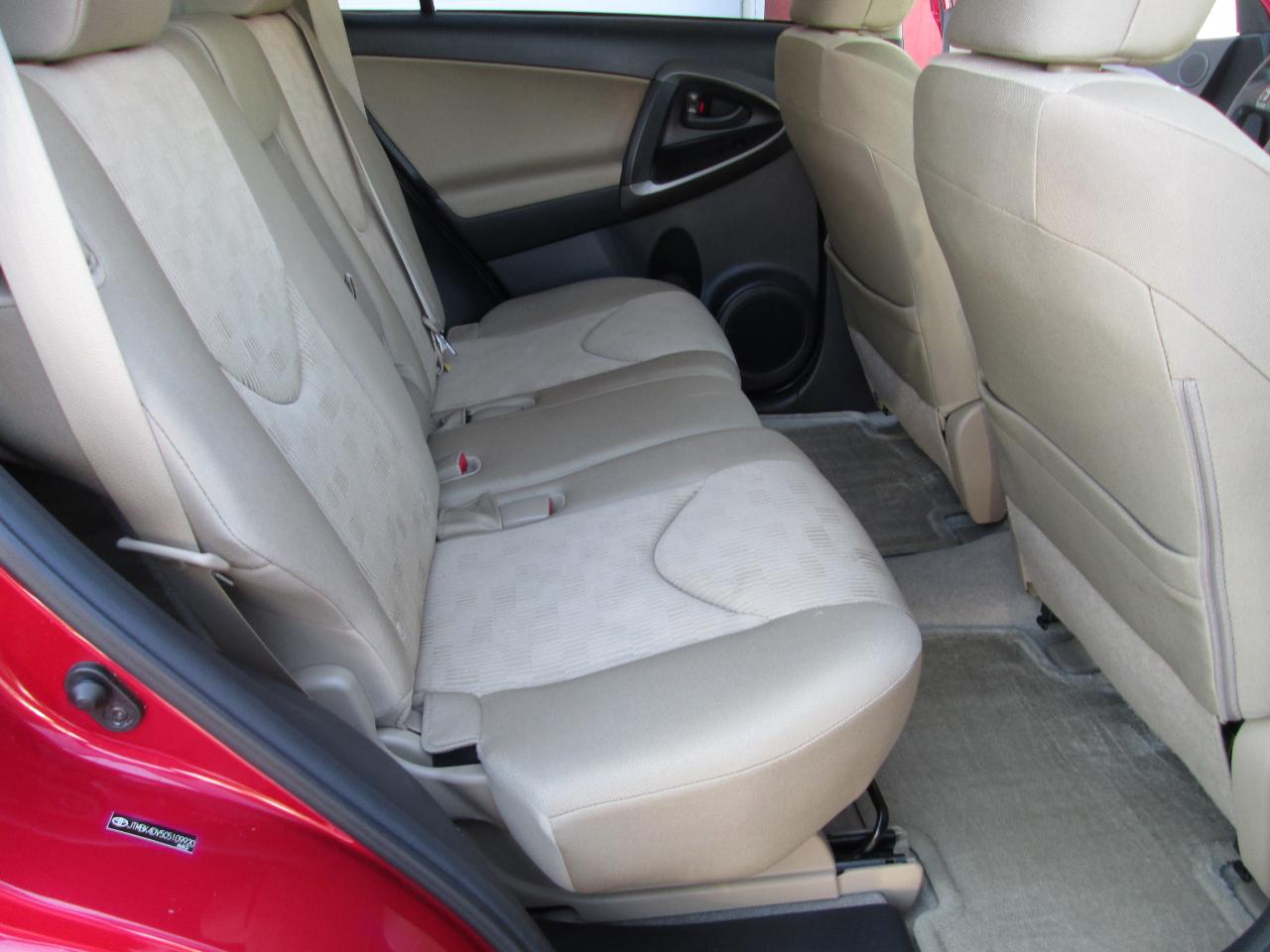 Toyota RAV4  2012