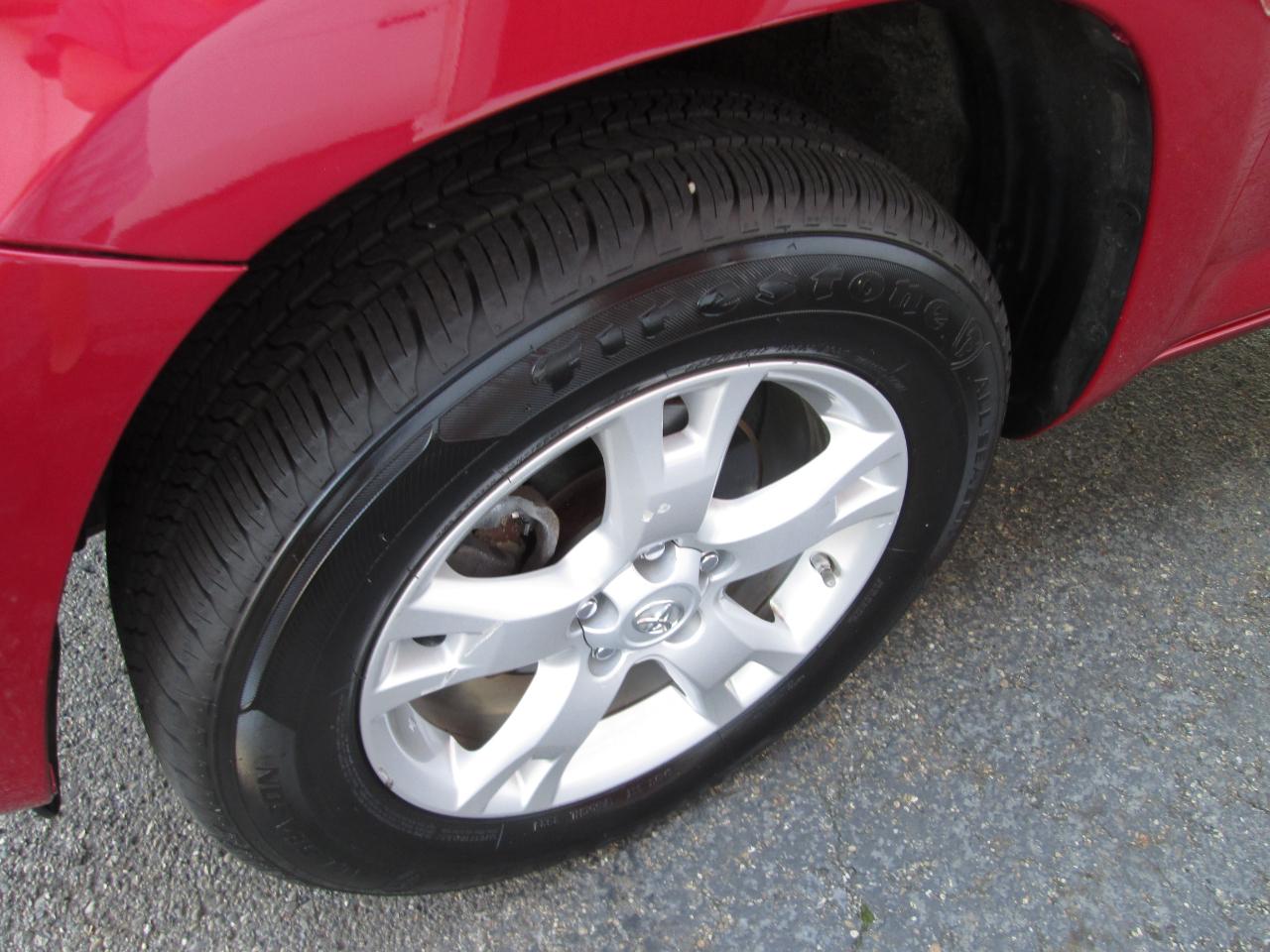 Toyota RAV4  2012