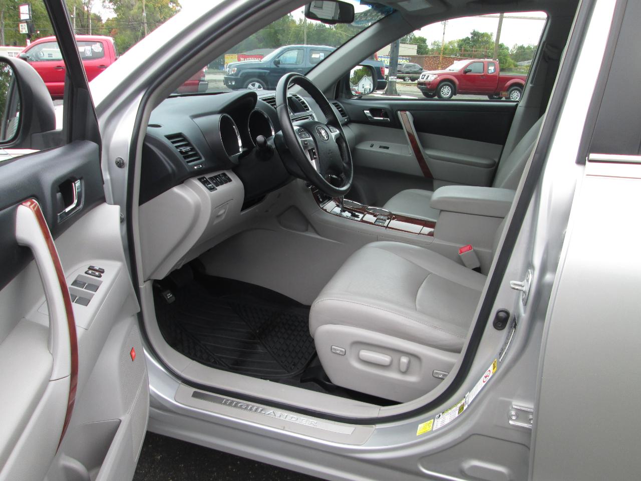 Toyota Highlander Limited 4WD 2013