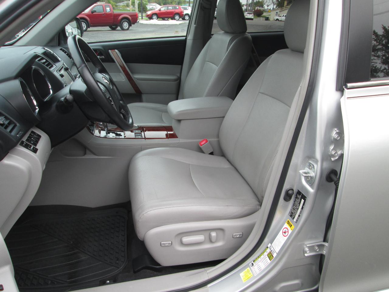 Toyota Highlander Limited 4WD 2013