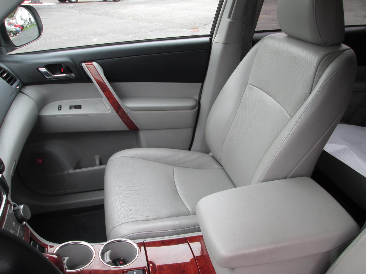 Toyota Highlander Limited 4WD 2013